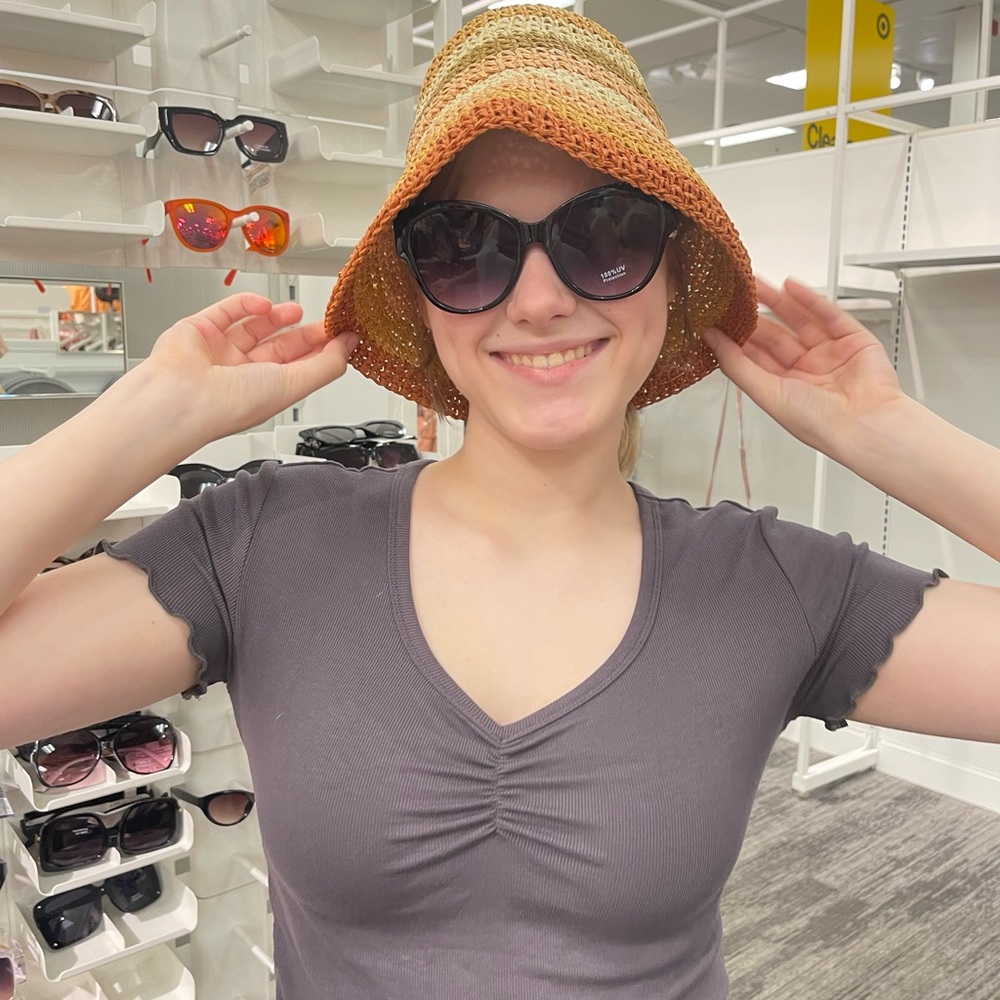 Meet your Posher, Melissa